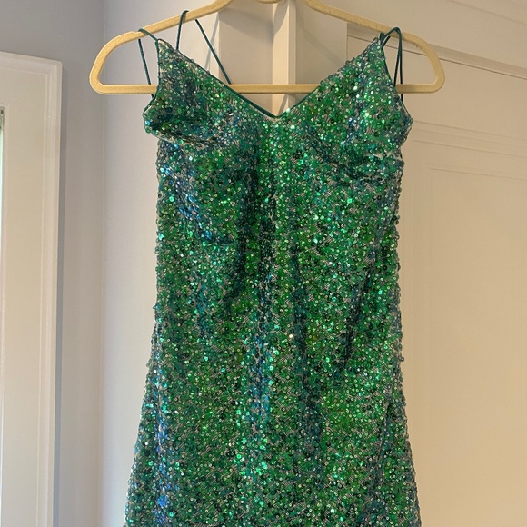 Lulu’s Emerald Green Sequin Mini Dress - Picture 1 of 3